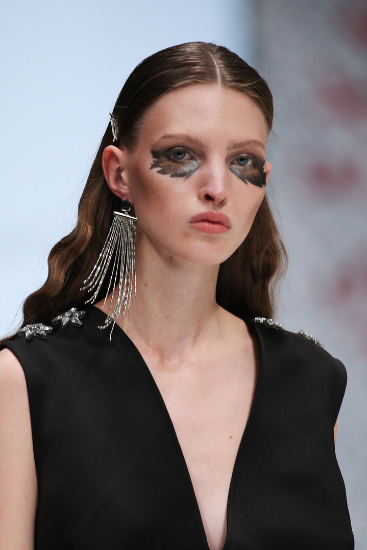 Mercedes Benz Fashion Week Russia: Миногарова и Паника на подиуме Saint-Tokyo весна-лето 2018 Mercedes Benz Fashion Week Russia: Миногарова и Паника на подиуме Saint-Tokyo весна-лето 2018