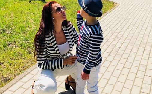 Эвелина Блёданс с сыном Семеном Эвелина Блёданс с сыном Семеном