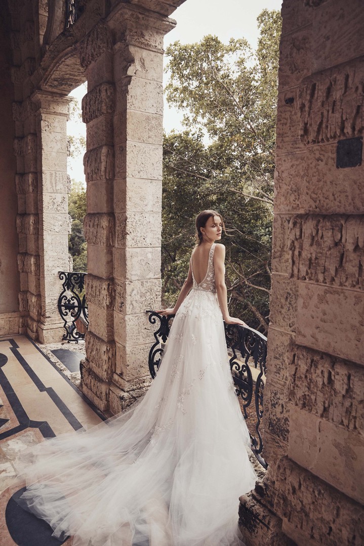 Monique Lhuillier Bridal весна-лето 2020 Monique Lhuillier Bridal весна-лето 2020