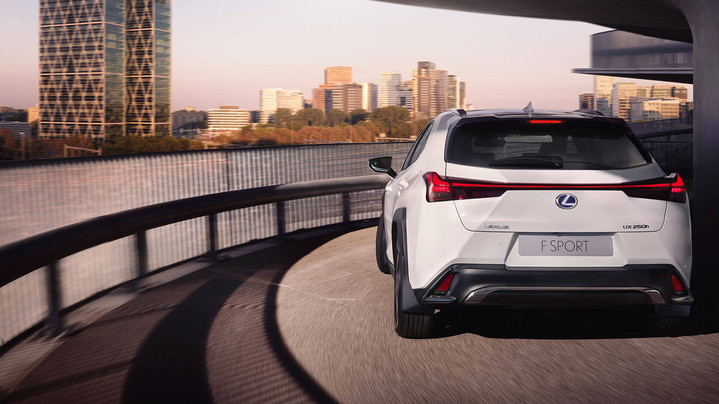 Lexus UX200: тест-драйв FashionTime.ru Lexus UX200: тест-драйв FashionTime.ru