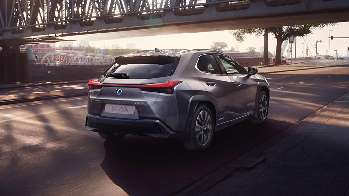 Lexus UX200: тест-драйв FashionTime.ru Lexus UX200: тест-драйв FashionTime.ru