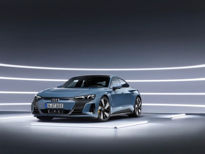 Audi e-tron GT стал победителем премии «Золотой руль» в категории «Самый красивый автомобиль года»