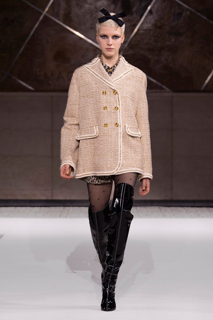 Giambattista Valli pre-fall 2022 Giambattista Valli pre-fall 2022