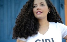 7 модных блогеров с пышными формами