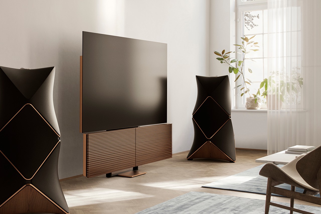 Фото: Bang &amp; Olufsen представили первый в мире OLED телевизор с разрешением 8K