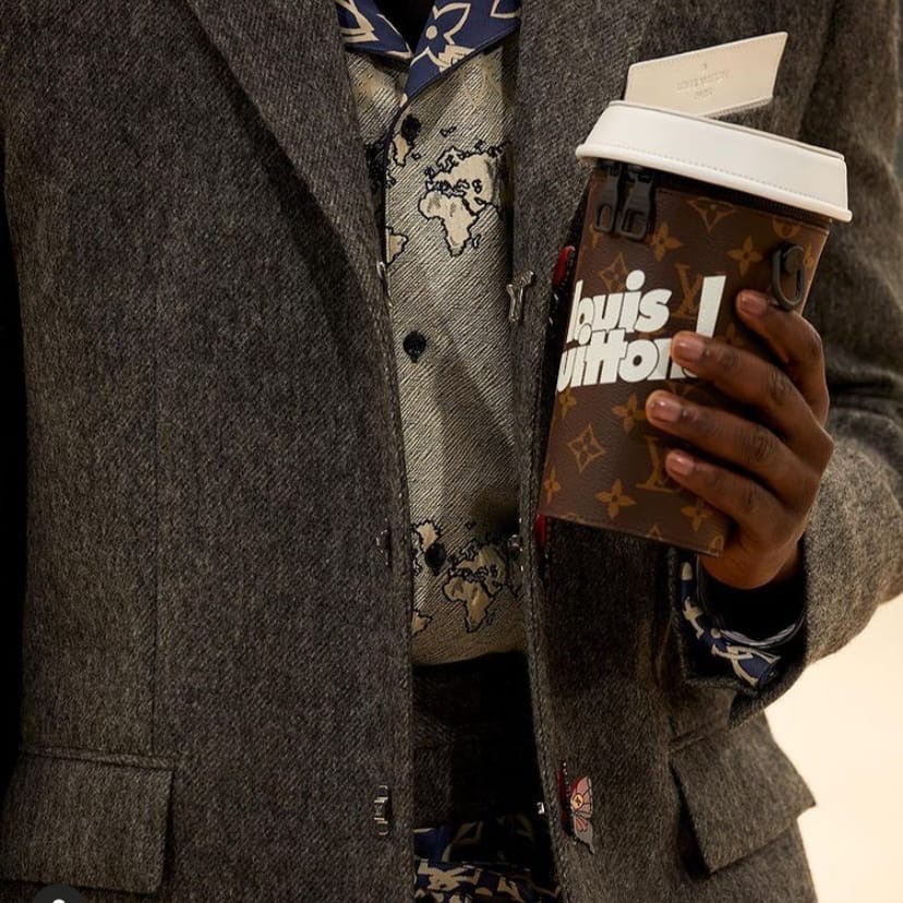 Фото: Louis Vuitton создали фирменные кофейные стаканчики