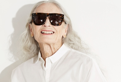86-летняя модель стала лицом молодежного бренда