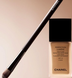     Chanel, Perfection Lumiere Foundation 