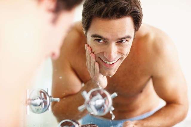 Как правильно распарить кожу лица перед бритьем thumbnail