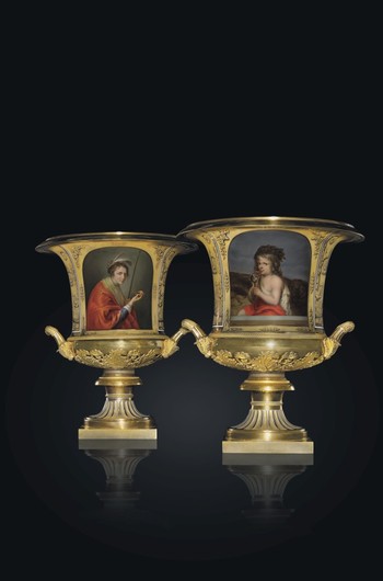 Редкая пара фарфоровых ваз производства Императорского фарфорового завода периода правления Николая I