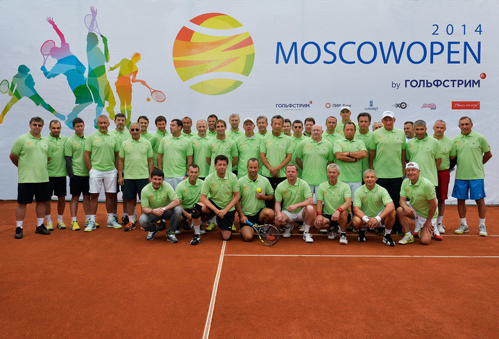 Участники благотворительного теннисного турнира «Moscow open by ГОЛЬФСТРИМ» Участники благотворительного теннисного турнира «Moscow open by ГОЛЬФСТРИМ»