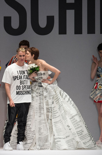 Показ Moschino осень-зима 2014/15 Показ Moschino осень-зима 2014/15