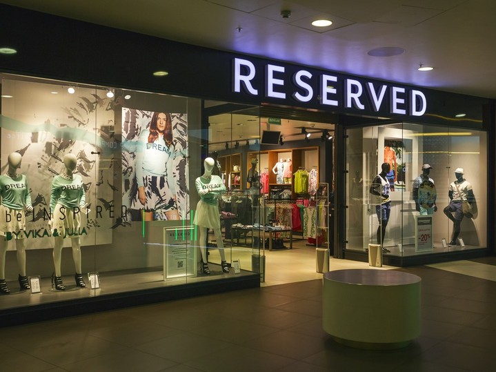 Витрина магазина Reserved Витрина магазина Reserved