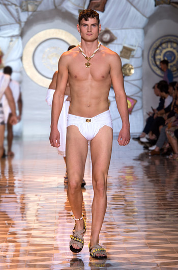 Versace, - 2015