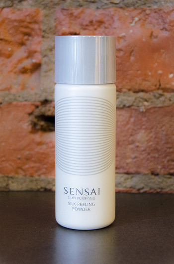 Нежный пилинг от Sensai Нежный пилинг от Sensai