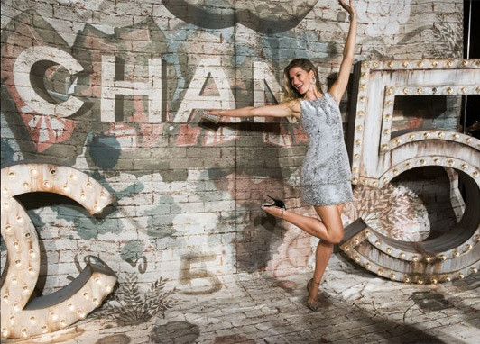 Жизель Бундхен в рекламе аромата Chanel No.5