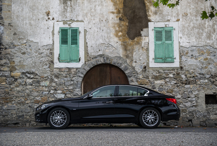 Infiniti Q50: тест-драйв FashionTime.ru Infiniti Q50: тест-драйв FashionTime.ru