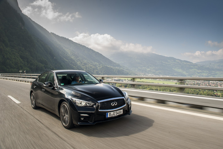 Infiniti Q50: тест-драйв FashionTime.ru Infiniti Q50: тест-драйв FashionTime.ru
