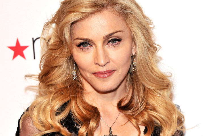 Мадонна подарила поклонникам шесть новых песен