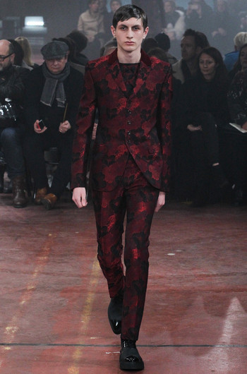 НЕДЕЛЯ МУЖСКОЙ МОДЫ В ЛОНДОНЕ: Alexander McQueen оcень-зима 2015-2016 НЕДЕЛЯ МУЖСКОЙ МОДЫ В ЛОНДОНЕ: Alexander McQueen оcень-зима 2015-2016