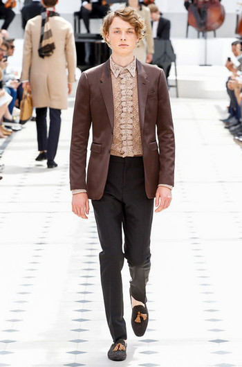 Burberry Prorsum весна-2016: кружево в мужской коллекции Burberry Prorsum весна-2016: кружево в мужской коллекции