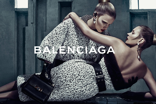 Кейт Мосс и Лара Стоун в рекламе Balenciaga Кейт Мосс и Лара Стоун в рекламе Balenciaga