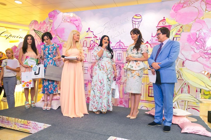 Состоялась премия "Мама Года 2015", организованная журналом MODA topical Состоялась премия "Мама Года 2015", организованная журналом MODA topical