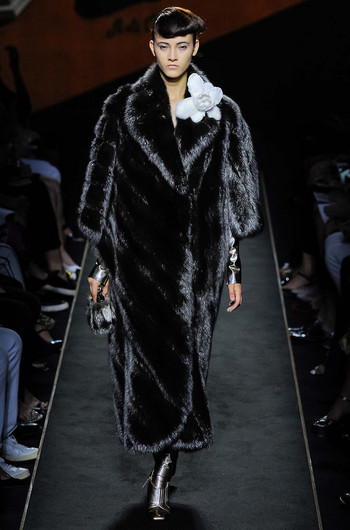Шуба Fendi Шуба Fendi