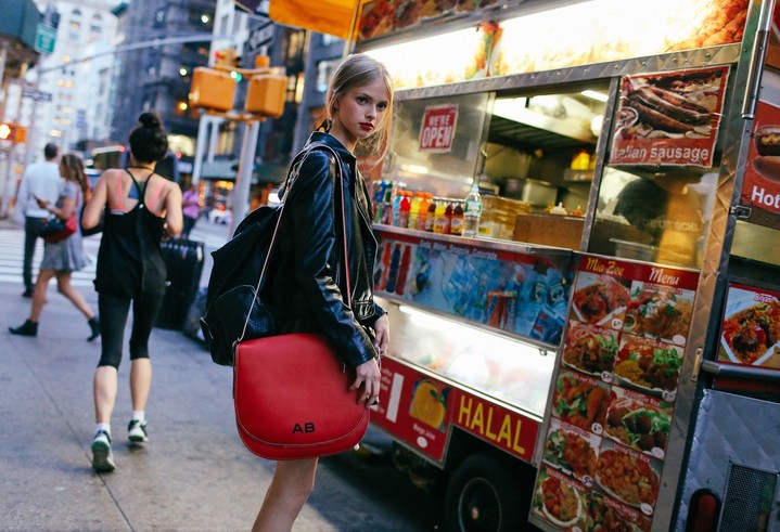 Неделя моды в Нью-Йорке: лучшие street-style образы Неделя моды в Нью-Йорке: лучшие street-style образы
