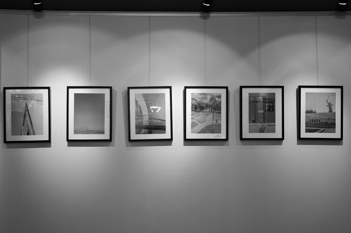Открытие фотовыставки Монохром фотографа Никиты Ступина в галерее Zeppelin
