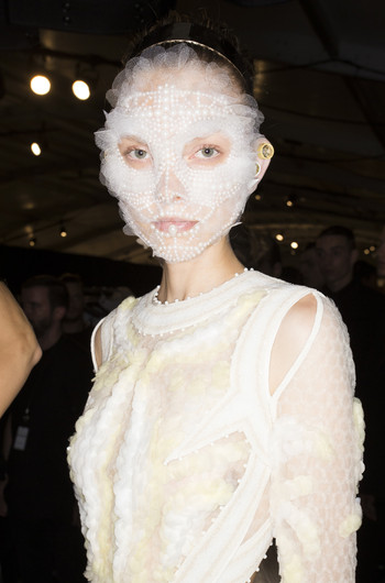 3. Пластмассовая фантазия от Jeremy Scott 3. Пластмассовая фантазия от Jeremy Scott
