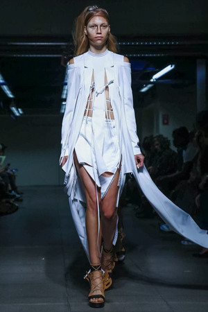 4. Маски Givenchy 4. Маски Givenchy