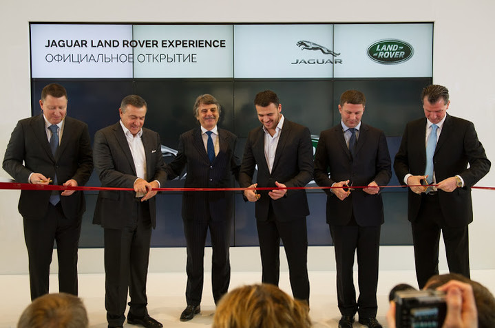 В России открылся первый в мире центр Jaguar Land Rover Experience В России открылся первый в мире центр Jaguar Land Rover Experience