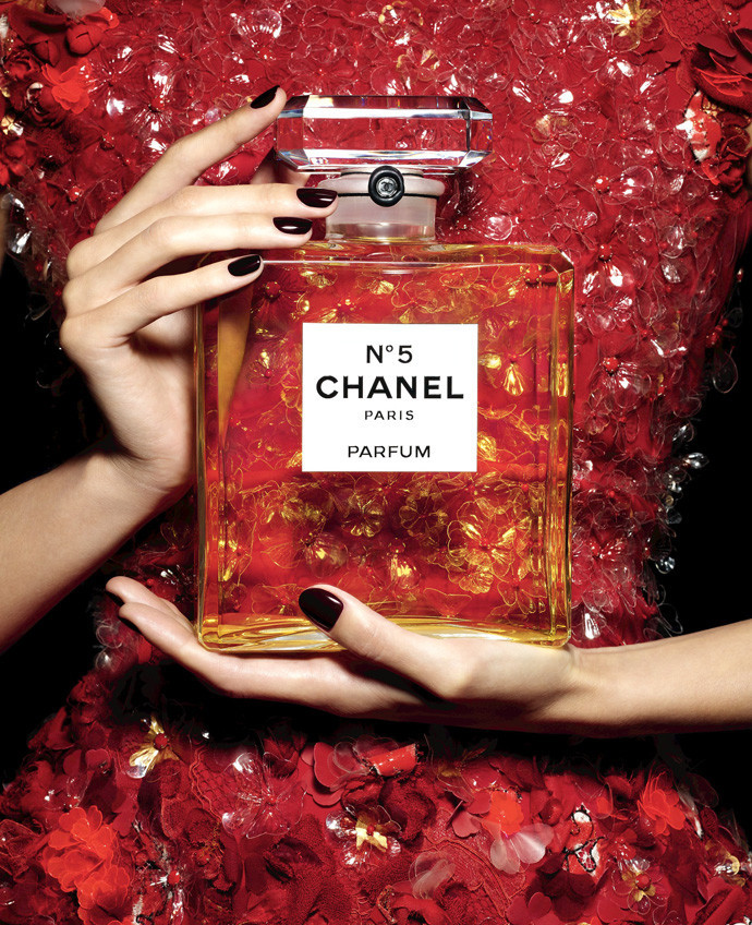 Жизель Бундхен в рождественской рекламной кампании Chanel №5