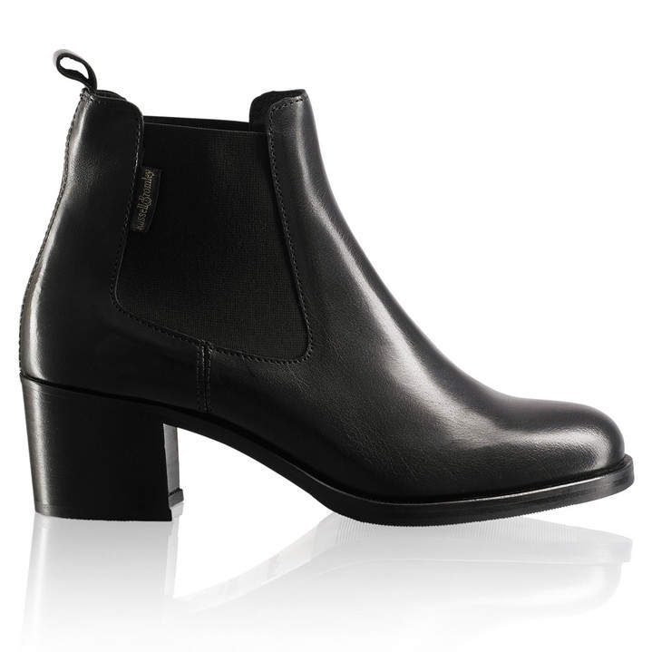 Новая коллекция Russell&Bromley в декабре Новая коллекция Russell&Bromley в декабре
