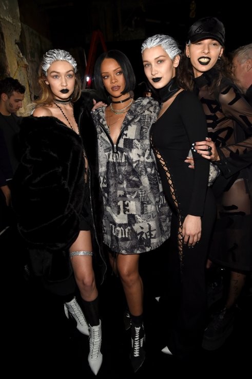 Все топ-модели на показе Puma By Rihanna в Нью-Йорке Все топ-модели на показе Puma By Rihanna в Нью-Йорке