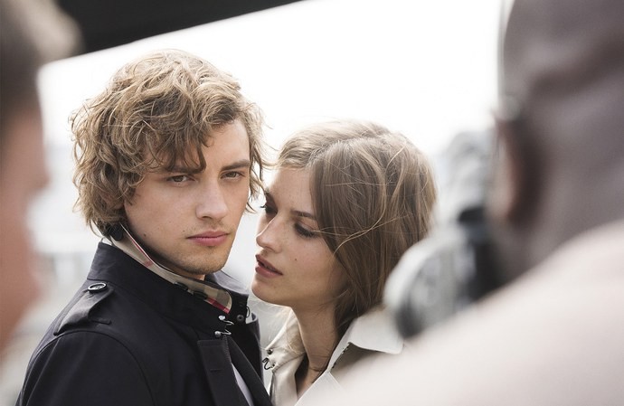 Новый мужской аромат Burberry в объективе оскароносного режиссера Новый мужской аромат Burberry в объективе оскароносного режиссера