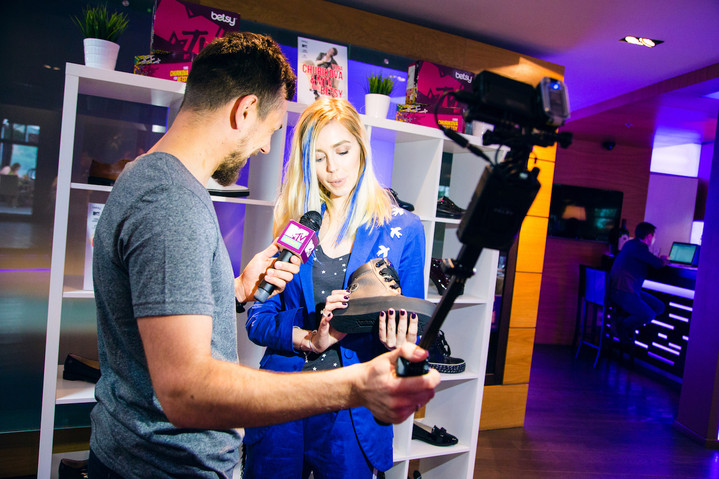 Яна Чурикова, MTV и Betsy запустили новую коллекцию обуви Яна Чурикова, MTV и Betsy запустили новую коллекцию обуви
