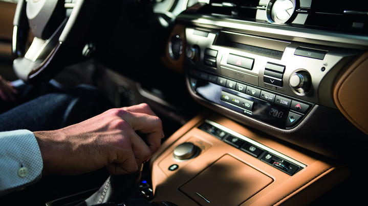 Lexus ES 250: тест-драйв FashionTime.ru Lexus ES 250: тест-драйв FashionTime.ru