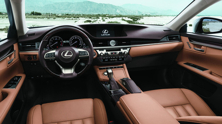Lexus ES 250: тест-драйв FashionTime.ru Lexus ES 250: тест-драйв FashionTime.ru