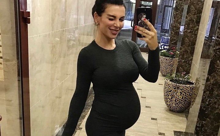 Анна Седокова родила третьего ребенка 