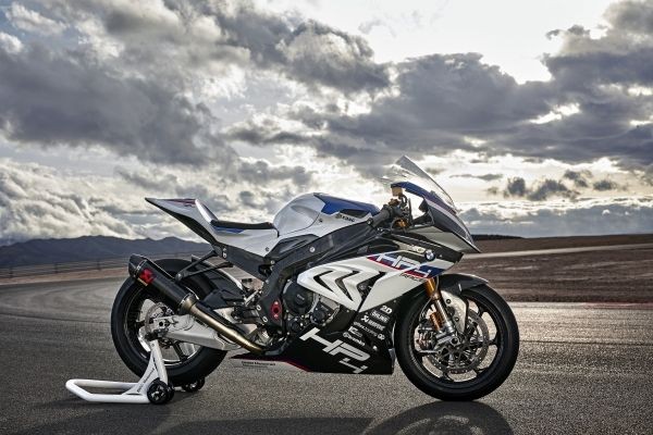 Мотоцикл недели: BMW HP4 RACE Мотоцикл недели: BMW HP4 RACE