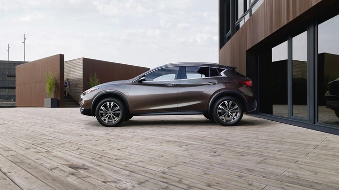 Infiniti Q30: тест-драйв FashionTime.ru Infiniti Q30: тест-драйв FashionTime.ru
