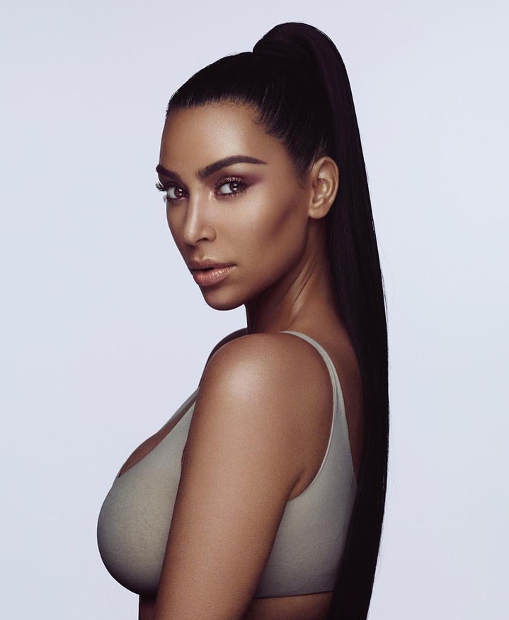 Кожа Ким Кардашьян-Вэст в ее рекламе для KKW Beauty Кожа Ким Кардашьян-Вэст в ее рекламе для KKW Beauty