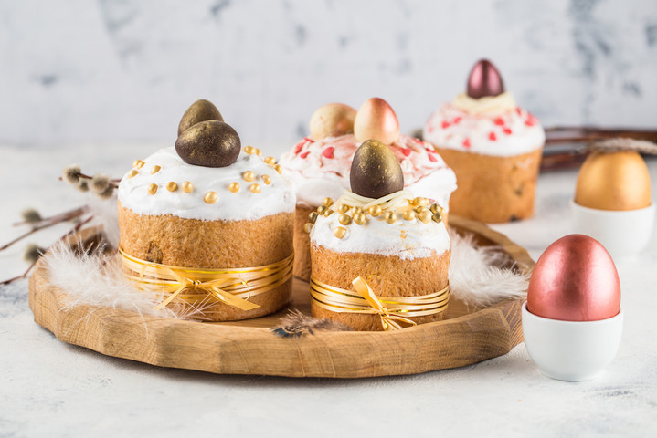 Кулич со сливками и изюмом Кулич со сливками и изюмом