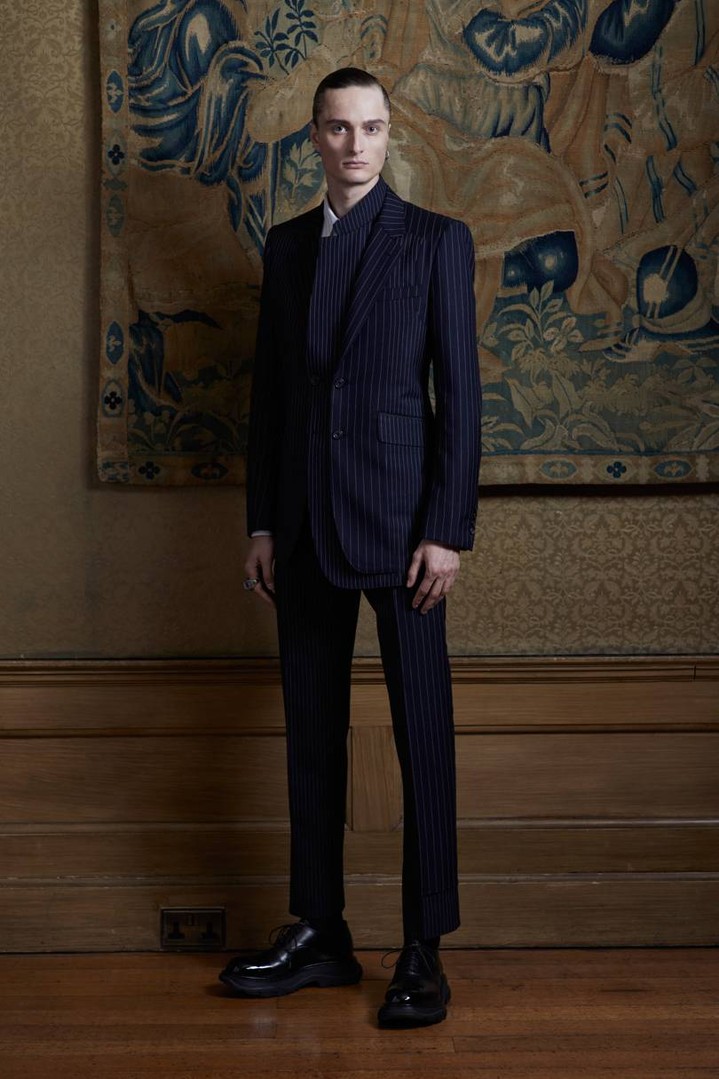 Alexander McQueen весна-лето 2020 Alexander McQueen весна-лето 2020