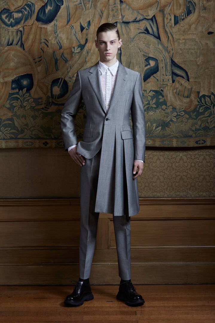 Alexander McQueen весна-лето 2020 Alexander McQueen весна-лето 2020