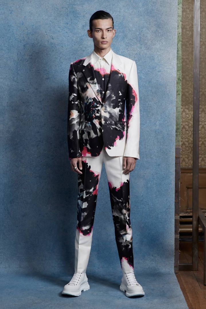 Alexander McQueen весна-лето 2020 Alexander McQueen весна-лето 2020