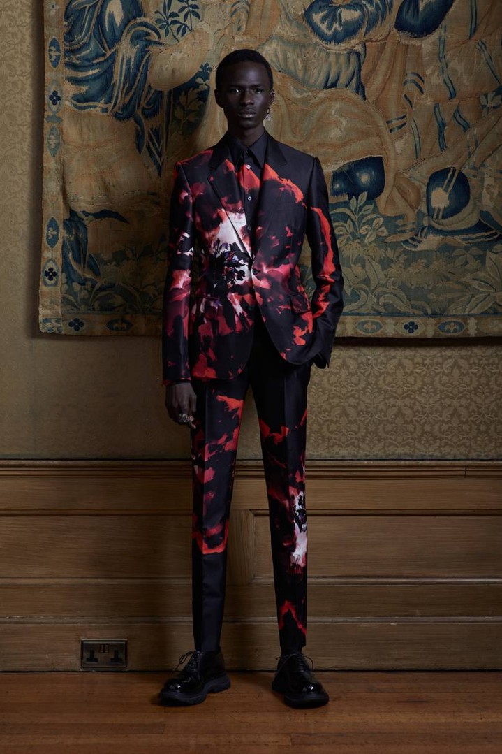 Alexander McQueen весна-лето 2020 Alexander McQueen весна-лето 2020