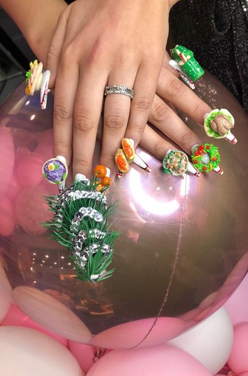 Секреты новогоднего маникюра от владелицы салонов Nail Sunny Секреты новогоднего маникюра от владелицы салонов Nail Sunny